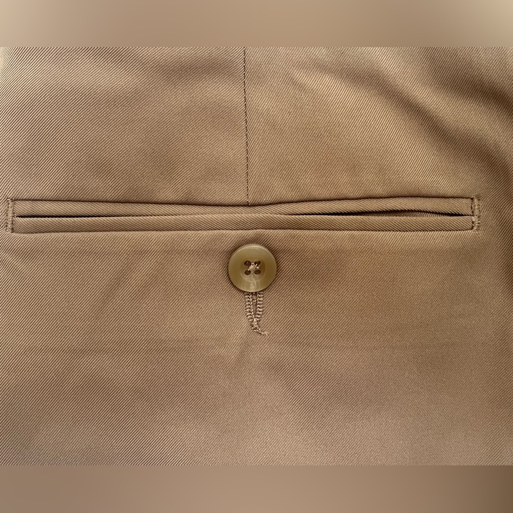 NWT Traveler Performance Tailored Fit Chinos Mens Size 34W X 32L - Picture 3 of 6